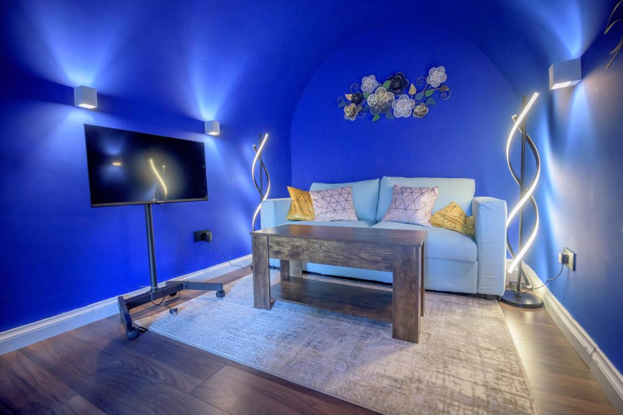Quirky Vaulted Flat With Terrace Apartment Бат Екстериор снимка