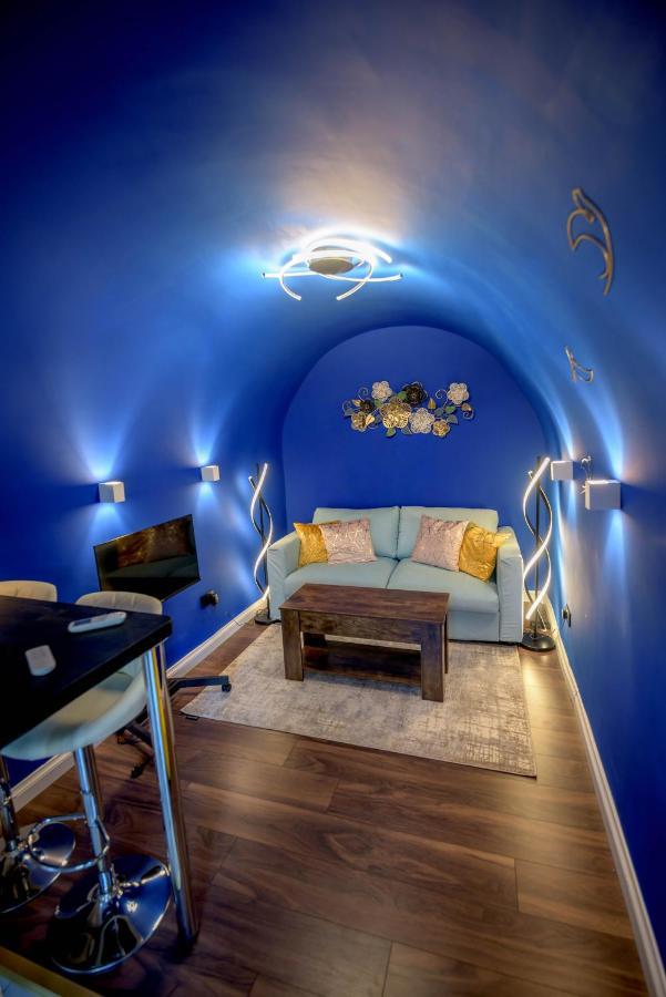 Quirky Vaulted Flat With Terrace Apartment Бат Екстериор снимка