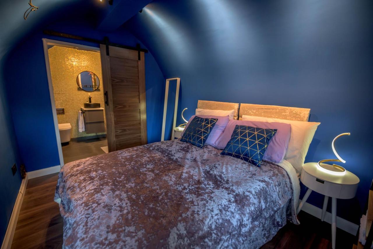 Quirky Vaulted Flat With Terrace Apartment Бат Екстериор снимка