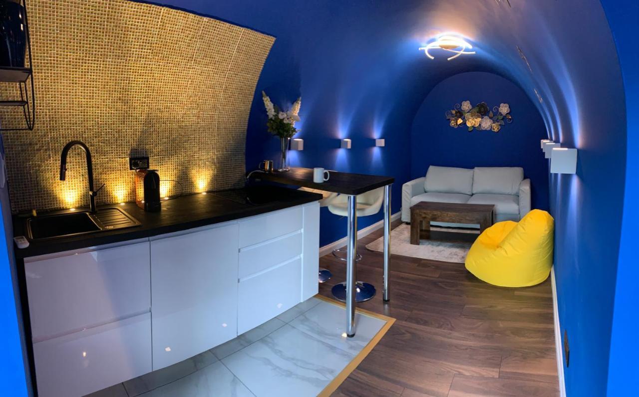 Quirky Vaulted Flat With Terrace Apartment Бат Екстериор снимка
